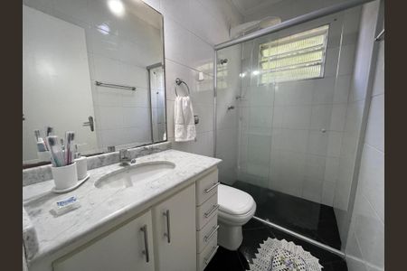 Casa à venda com 122m², 3 quartos e 2 vagas Casa à venda com 122m², 3 quartos e 2 vagasBanheiro 2