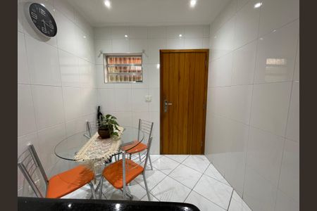 Casa à venda com 122m², 3 quartos e 2 vagas Casa à venda com 122m², 3 quartos e 2 vagasCozinha