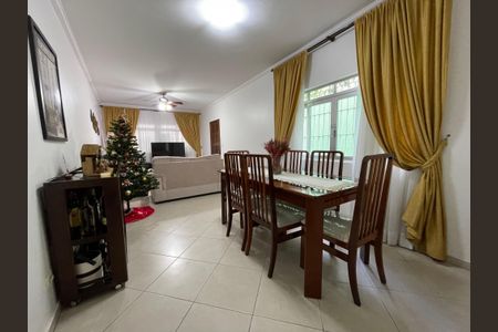 Casa à venda com 122m², 3 quartos e 2 vagas Casa à venda com 122m², 3 quartos e 2 vagasSala