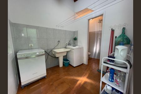 Casa à venda com 122m², 3 quartos e 2 vagas Casa à venda com 122m², 3 quartos e 2 vagasÁrea de Serviço