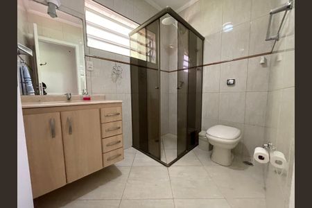 Casa à venda com 122m², 3 quartos e 2 vagas Casa à venda com 122m², 3 quartos e 2 vagasBanheiro 1