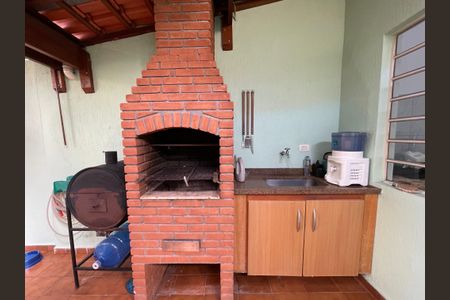 Casa à venda com 122m², 3 quartos e 2 vagas Casa à venda com 122m², 3 quartos e 2 vagasChurrasqueira