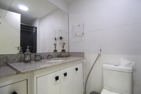 Apartamento para alugar com 69m², 2 quartos e 1 vagaBanheiro da suíte