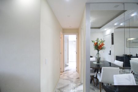 Sala - Corredor de apartamento para alugar com 2 quartos, 69m² em Barra Olímpica, Rio de Janeiro