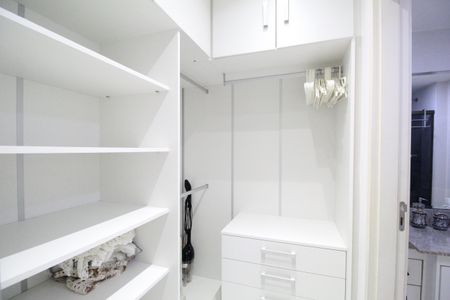 Apartamento para alugar com 69m², 2 quartos e 1 vagaSuíte - Closet