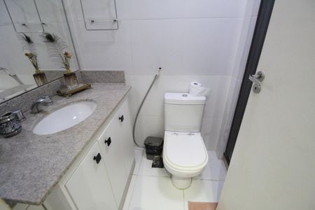 Apartamento para alugar com 69m², 2 quartos e 1 vagaBanheiro da suíte