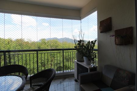 Apartamento para alugar com 69m², 2 quartos e 1 vagaSala - Varanda