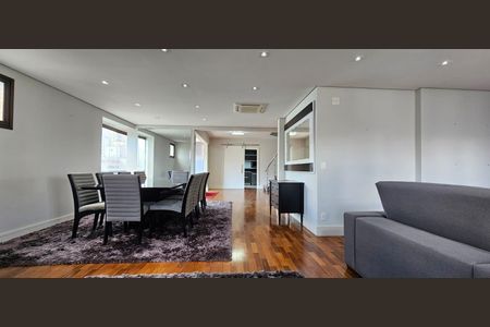 Apartamento para alugar com 270m², 3 quartos e 4 vagas