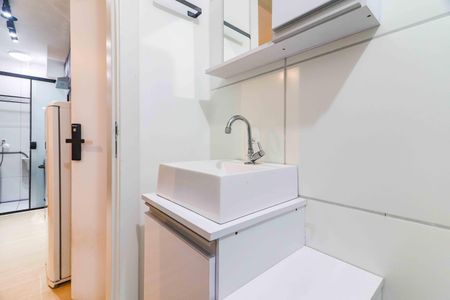 Banheiro de apartamento para alugar com 2 quartos, 40m² em Jardim Peri Peri, São Paulo