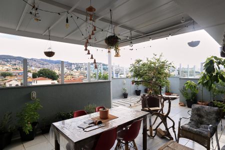 Apartamento à venda com 106m², 2 quartos e 2 vagasCobertura