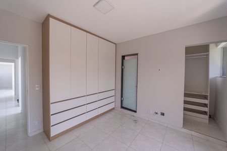 Casa à venda com 330m², 3 quartos e 6 vagasSuíte
