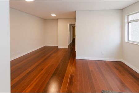 Sala de apartamento à venda com 3 quartos, 110m² em Santo Antônio, Belo Horizonte