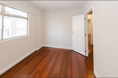 Apartamento à venda com 110m², 3 quartos e 1 vagaQuarto 2