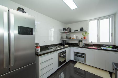 Apartamento à venda com 109m², 3 quartos e 2 vagasCOZINHA