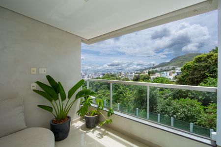 Apartamento à venda com 109m², 3 quartos e 2 vagasVARANDA