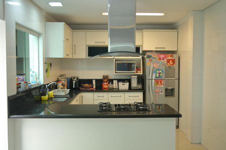 Casa à venda com 155m², 3 quartos e 2 vagasCozinha 