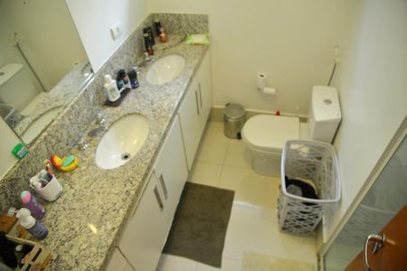 Casa à venda com 155m², 3 quartos e 2 vagasBanheiro Social 