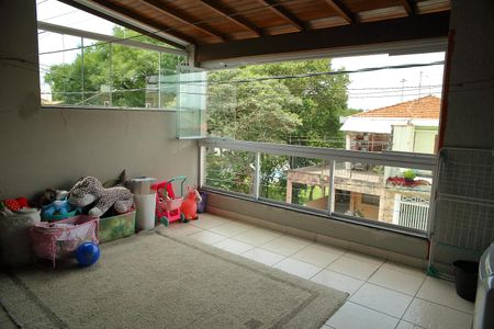 Casa à venda com 155m², 3 quartos e 2 vagasÁrea de Serviço ( varanda quarto 1 )