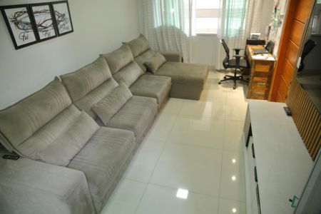 Casa à venda com 155m², 3 quartos e 2 vagasSala