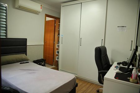 Casa à venda com 155m², 3 quartos e 2 vagasQuarto 2 ( suíte ) 