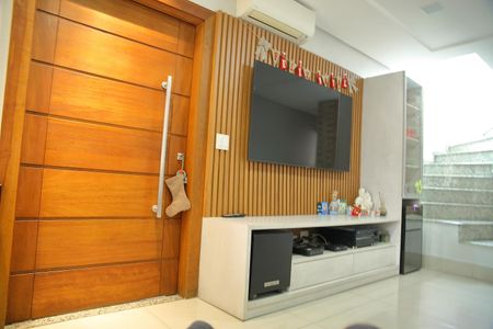 Casa à venda com 155m², 3 quartos e 2 vagasSala