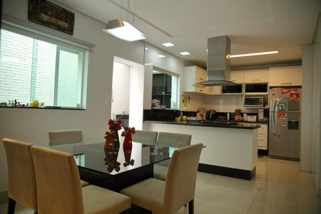 Casa à venda com 155m², 3 quartos e 2 vagasSala de Jantar ( copa) 