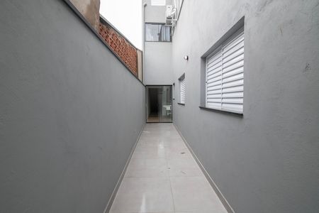 Casa para alugar com 75m², 2 quartos e 1 vagaCorredor Lateral