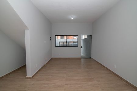 Casa para alugar com 75m², 2 quartos e 1 vagaSala