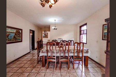 Casa à venda com 4 quartos, 330m² em Eldorado, Contagem