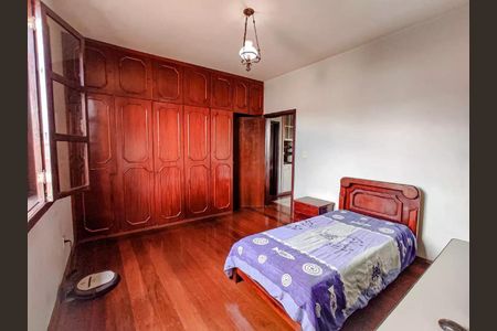 Casa à venda com 4 quartos, 330m² em Eldorado, Contagem