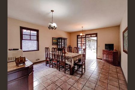 Casa à venda com 4 quartos, 330m² em Eldorado, Contagem