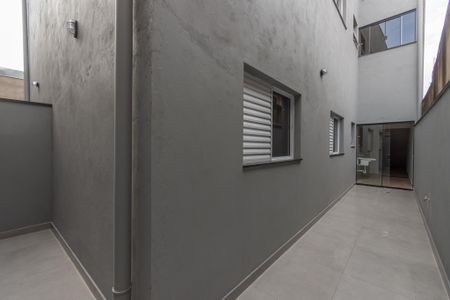 Casa para alugar com 75m², 2 quartos e 1 vagaQuintal