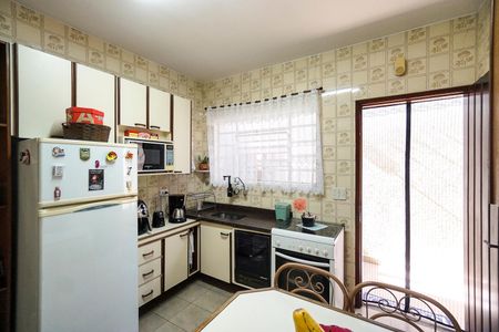 Casa à venda com 110m², 3 quartos e 2 vagasCozinha