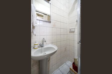 Casa à venda com 110m², 3 quartos e 2 vagasBanheiro da suíte