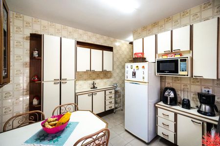 Casa à venda com 110m², 3 quartos e 2 vagasCozinha