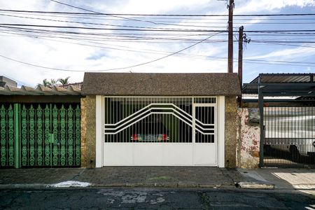 Casa à venda com 110m², 3 quartos e 2 vagasFachada