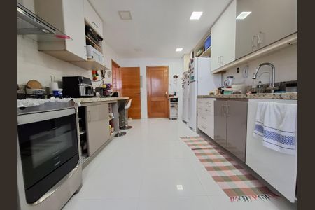 Apartamento à venda com 140m², 4 quartos e 2 vagasCozinha