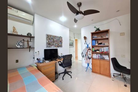 Apartamento à venda com 140m², 4 quartos e 2 vagasSuíte 1