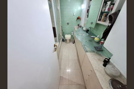 Apartamento à venda com 140m², 4 quartos e 2 vagasBanheiro da suíte 2