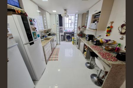 Apartamento à venda com 140m², 4 quartos e 2 vagasCozinha