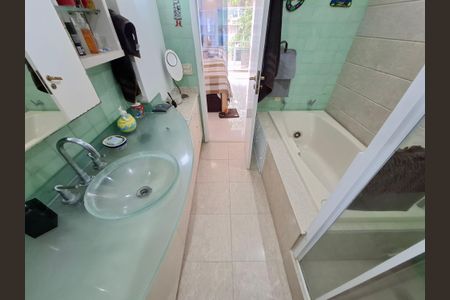 Apartamento à venda com 140m², 4 quartos e 2 vagasBanheiro da suíte 2