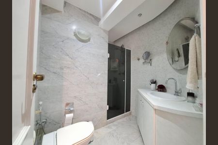 Apartamento à venda com 140m², 4 quartos e 2 vagasBanheiro 1