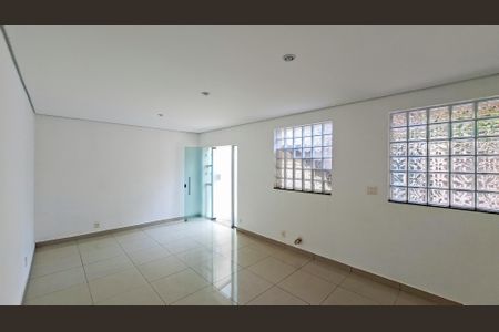 Casa para alugar com 280m², 4 quartos e 2 vagas