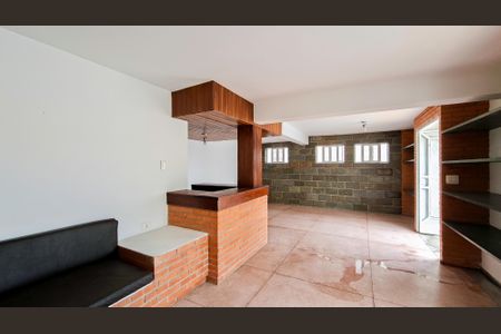 Casa para alugar com 280m², 4 quartos e 2 vagas