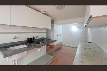 Casa para alugar com 280m², 4 quartos e 2 vagas