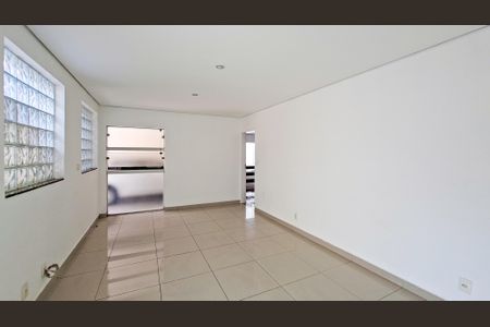 Casa para alugar com 280m², 4 quartos e 2 vagas
