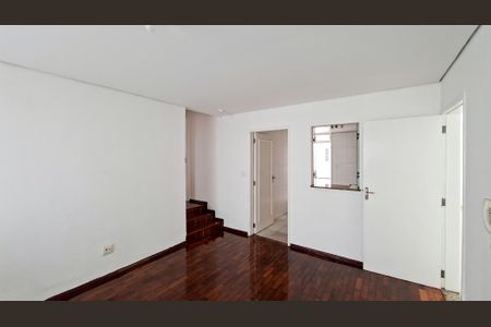 Casa para alugar com 280m², 4 quartos e 2 vagas