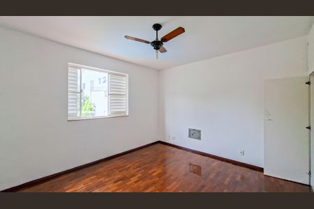 Casa para alugar com 280m², 4 quartos e 2 vagas