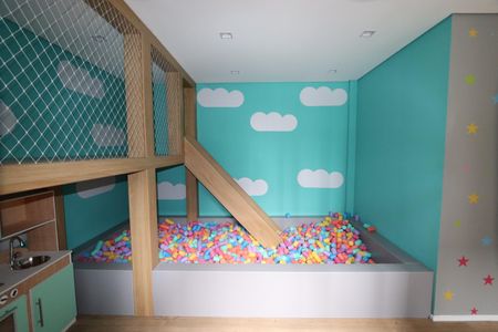 Apartamento para alugar com 42m², 2 quartos e sem vagaÁrea comum - Brinquedoteca