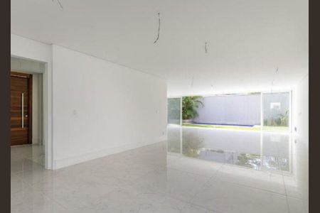 Casa à venda com 4 quartos, 535m² em Granja Julieta, São Paulo